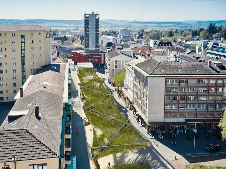 JAKOB Rope Systems har udført et grønt skyggetag i Grenchen i Schweiz