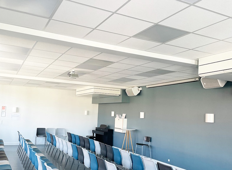 Loftpaneler til diffus eller retningsbestemt ventilation i skoler, kontorer eller andre komfortmiljøer