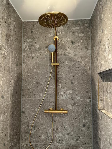 Ready Bathroom har rødder tilbage til 1960’erne og er i dag en af Nordens mest erfarne og stabile leverandører af præfabrikerede badeværelser