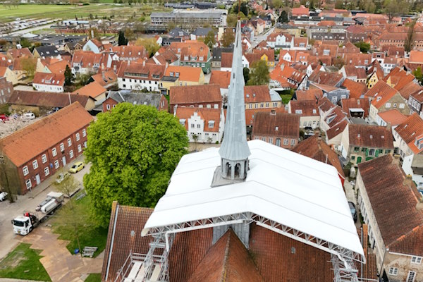 Renovering af Sct. Nicolai Kirke i Aabenraa med Layher Overdækning